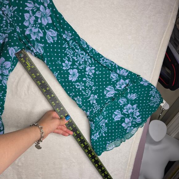 FreePeople Intimately SzM Green Polka-dot Floral Extra Wide BellSleeve top FLAW! - Picture 5 of 14